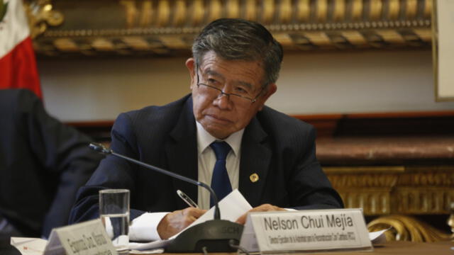 Nelson Chui trabaja para el Ejecutivo pese a librarse de dos prisiones preventivas