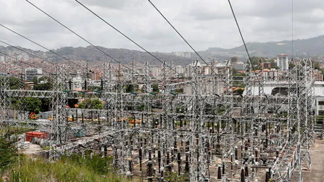 Régimen de Maduro modernizará sistema eléctrico tras apagones