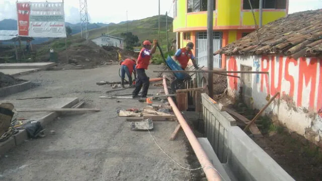 Transfieren 1,8 millones de soles a distrito de Huancavelica para reconstrucción de avenida principal