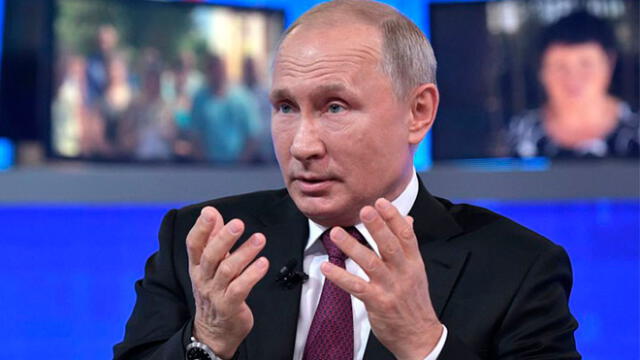 El presidente ruso tuvo que responder a todas las preguntas que le transmitían. Foto: Sputniknews.