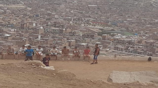 Los jóvenes se reúnen desde las 4 de la tarde y suelen alargarse hasta pasada las 8pm. Foto: Difusión.