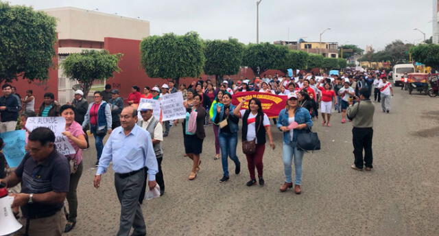 Comerciantes protestan contra gestión del alcalde de Lambayeque [VIDEO]