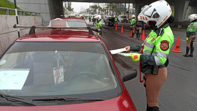 Policía Nacional del Perú supervisará que las personas cumplan el toque de queda total. Créditos: URPI-GLR.