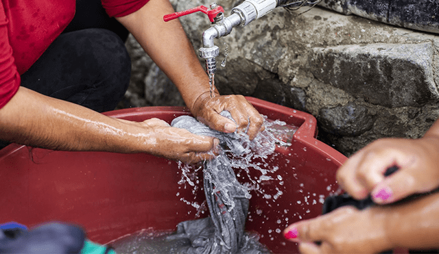 Servicio de agua se reanuda en zona afectada por aniego