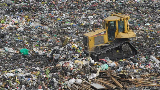 MEF: Firman convenio para cerrar botaderos de basura en 12 ciudades del país