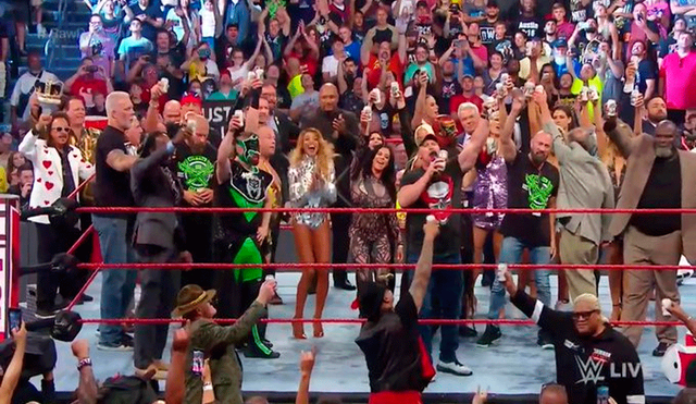 Con Stone Cold a la cabeza, las superestrellas del pasado regalaron una noche memorable en el 'WWE Raw Reunion'.