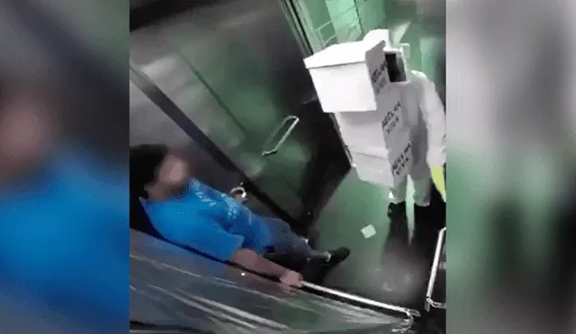 Facebook: bromista ingresa con cientos de 'abejas' a ascensor y así reaccionan sus víctimas [VIDEO]
