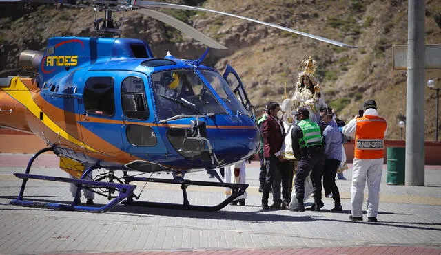 Autoridades acompañaron en el traslado de la virgen desde el su santuario en Polobaya.