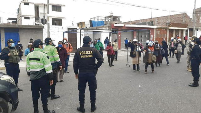 trabajo o salud. Vendedores llevan meses sin ingresos.