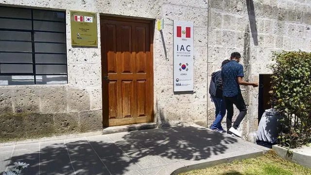 Centro de información. Las computadoras no pueden usarse debido a la falta de un módem.