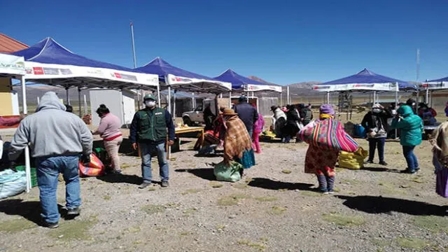 Agro Rural organizó una feria De la Chacra a la Olla en el centro poblado de Kallapuma en Tacna.