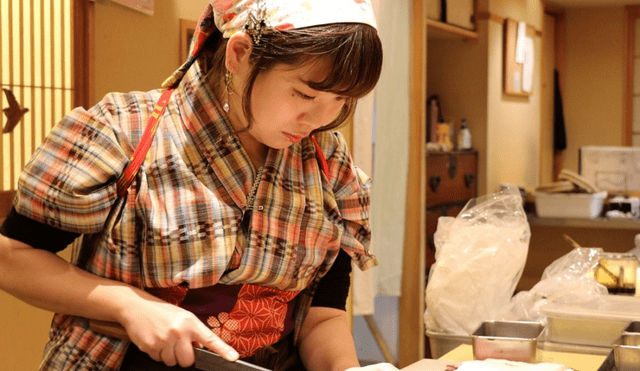 Mujeres de Japón luchan para que les permitan preparar sushi