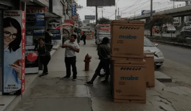 #YoDenuncio: comerciantes utilizan veredas para ofrecer sus productos