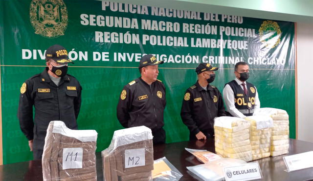 Policía de Lambayeque detalló que droga había sido acondicionada en forma de ladrillos. Foto: PNP