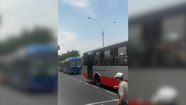 Usuarios se quejan del mal servicio del bus azul | VIDEO