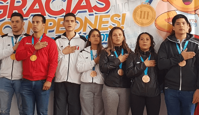 Medallistas en los Juegos Lima 2019 fueron premiados con laptops y beneficios en salud por clínica privada. (FOTO: Jessica Merino).