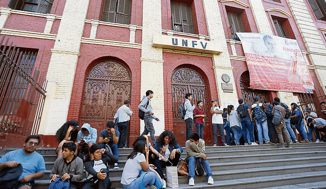 Vuelve la calma en la sede central de la UNFV: alumnos dialogan con autoridades