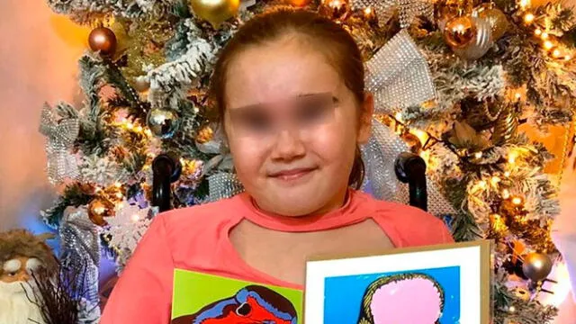Niña con discapacidad entrega más de 1,000 tarjetas de Navidad para “sacar varias sonrisas” [FOTOS]