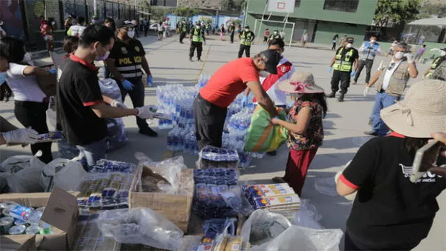 La Municipalidad de Pachacámac reunió fideos, arroz, leche, galleta, agua embotellada además de los 600 kilos de huevos de codorniz. Fotos: Municipalidad de Pachacámac.