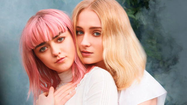 Sophie Turner revela que se besaba con Maisie William en set de Game Of Thrones [VIDEO]