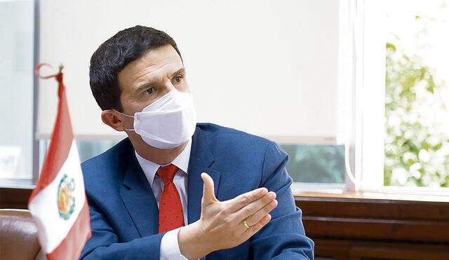 Justicia. Ministro de Energía y Minas, Luis Incháustegui, debería cumplir la sentencia. Foto: Andina