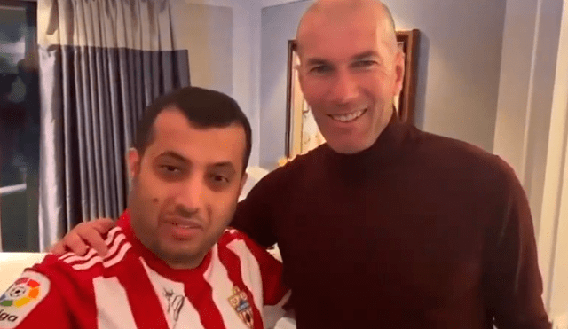 Jeque le aplica a Zidane un cabezazo al estilo de Materazzi en la final del Mundial 2006.