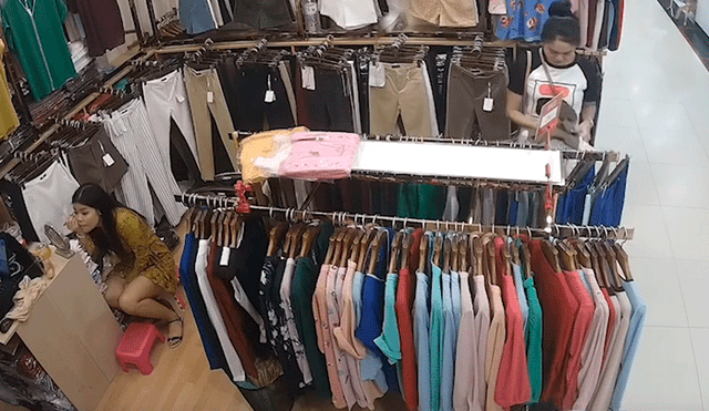 YouTube viral: cámaras captan a mujer robando en tienda mientras vendedora se maquillaba [VIDEO]