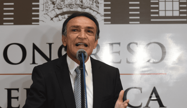 Frente Amplio presenta denuncia constitucional contra Héctor Becerril