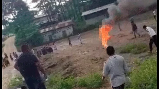 El hombre corrió en un intento por apagar las llamas. Fuente: Twitter.