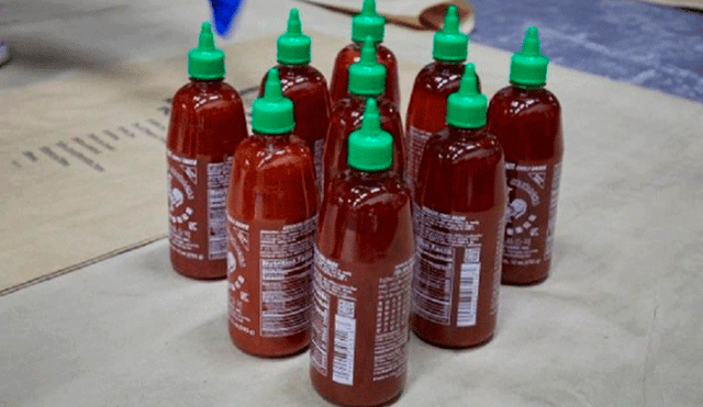 Botellas de salsa picante
