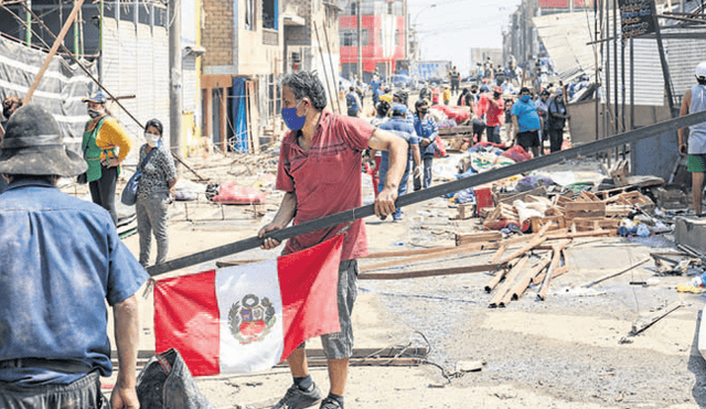 Carabayllo: desalojan a comerciantes de mercado “La Cumbre” debido a dos fallecidos por COVID-19. Foto: Rodolfo Contreras.