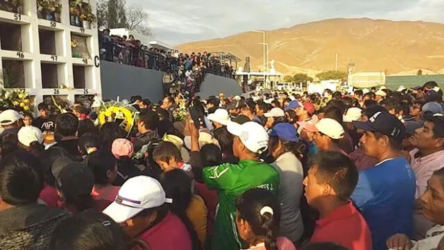 Víctimas fueron enterradas en su tierra.