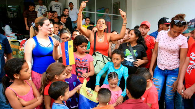 ACNUR pide proteger como 'refugiados' a venezolanos que huyen de la crisis en su país