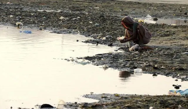 El peligro de contraer enfermedades transmitidas por agua podría llegar a millones de personas. Foto: AFP/referencial