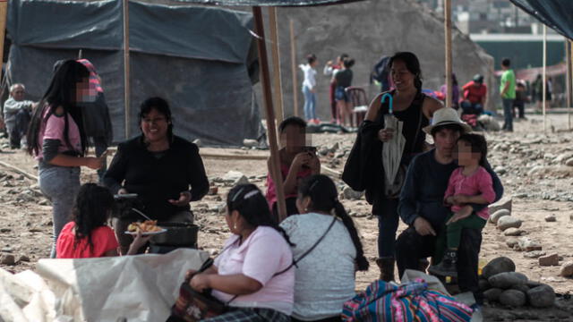 Decenas de personas de la comunidad shipibo-conibo retornaron a Cantagallo. Créditos: Aldair Mejía / La República.