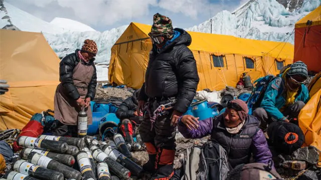 En el documental se muestra la ambición de aquellos que buscan los misterios del Monte Everest. Foto: NatGeo.