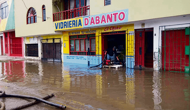 Inundación. Calles y viviendas afectadas por desborde.