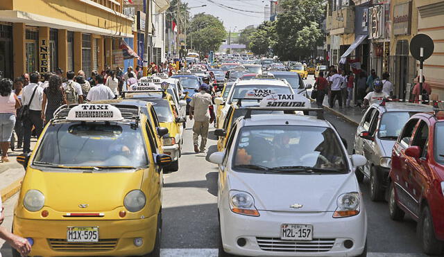 Proyectos para regular taxis y motocicletas siguen en agenda