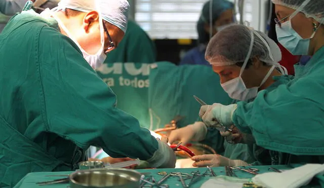 Un paciente, tras ser trasplantado, debe permanecer inmóvil durante las primeras 24 horas. Foto: Andina / Difusión