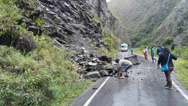 Pasco: Huaicos en la Carretera Paucartambo obstaculizan la vía 