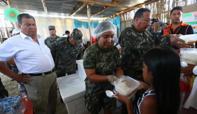 Fuerzas Armadas entregan cinco mil raciones de alimentos a damnificados de Piura