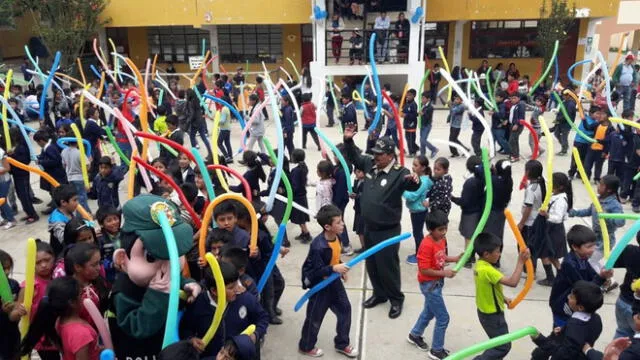 Cajamarca: Policía sensibiliza a escolares en derechos universales del niño 