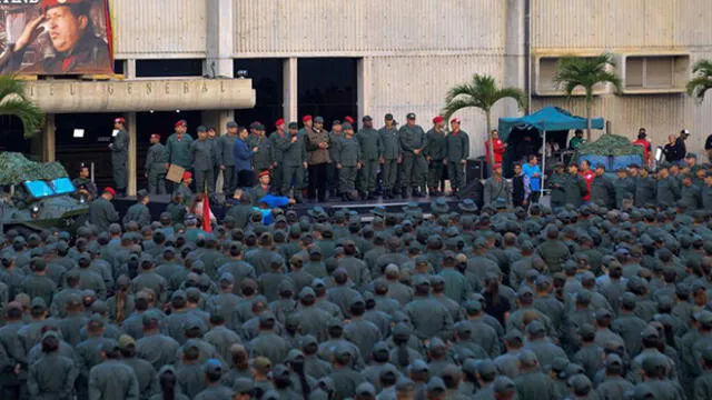 Juan Guaidó desafía a Maduro con marchas hacia cuarteles militares