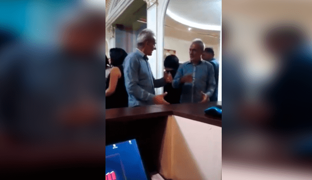 Facebook viral: hombre ebrio protagoniza divertida escena al conversar con un espejo en plena fiesta