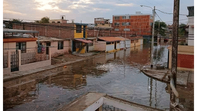 Lluvia inunda calles de Piura