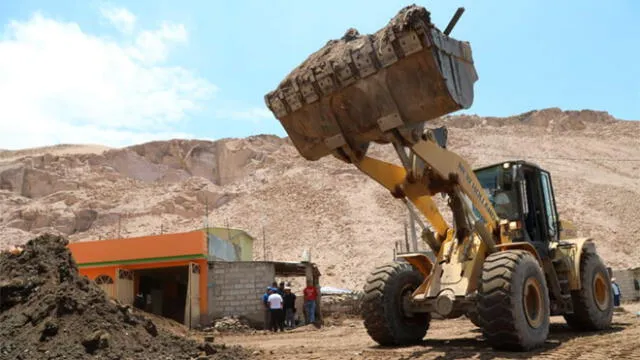 Tacna: Zeballos afirmó que familias afectadas por caída de huaico serán reubicadas