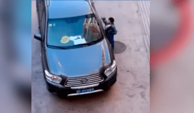 Facebook viral: niño encuentra billetera en la calle y su increíble acción asombra a todos [VIDEO]