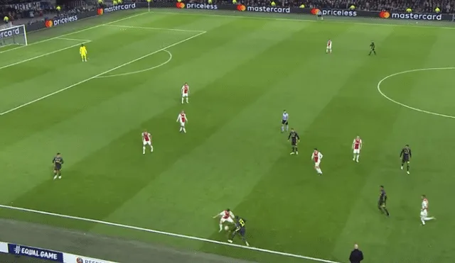 Juventus vs Ajax: mira la jugada de lujo que realizó Douglas Costa que generó aplausos [VIDEO]