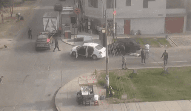 Los Olivos: Difunden video de balacera registrado por cámara de seguridad