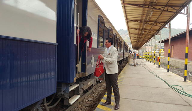 Ponen en marcha servicio especial "tren hotel" hacia Puno y Arequipa